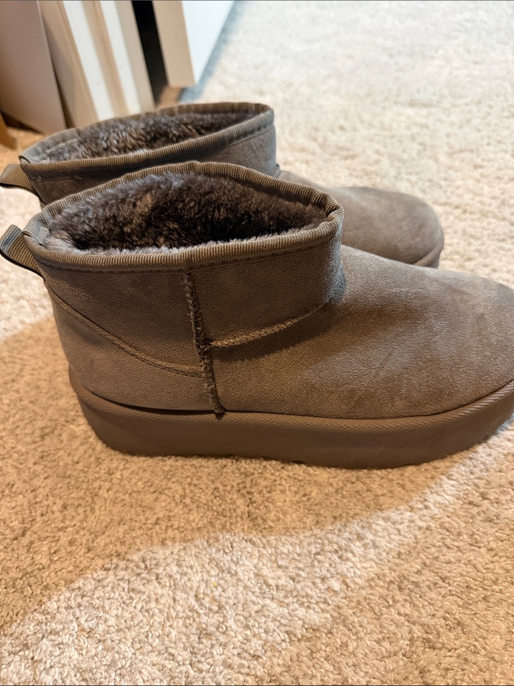 Women’s Plush-Lined Slip-On Slippers Booties - Gray